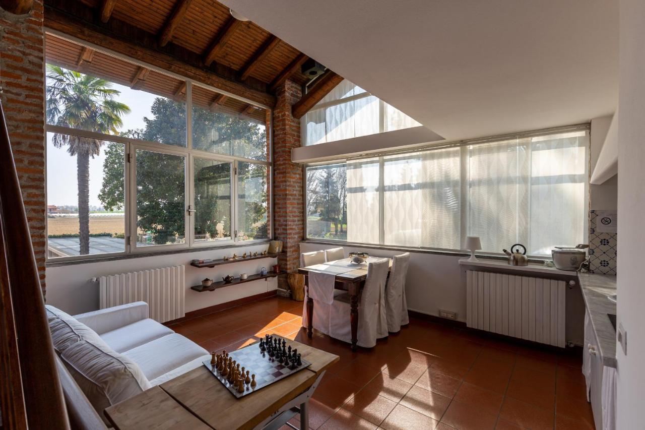 مبيت وإفطار Pombia Cascina Cattabreghetta المظهر الخارجي الصورة