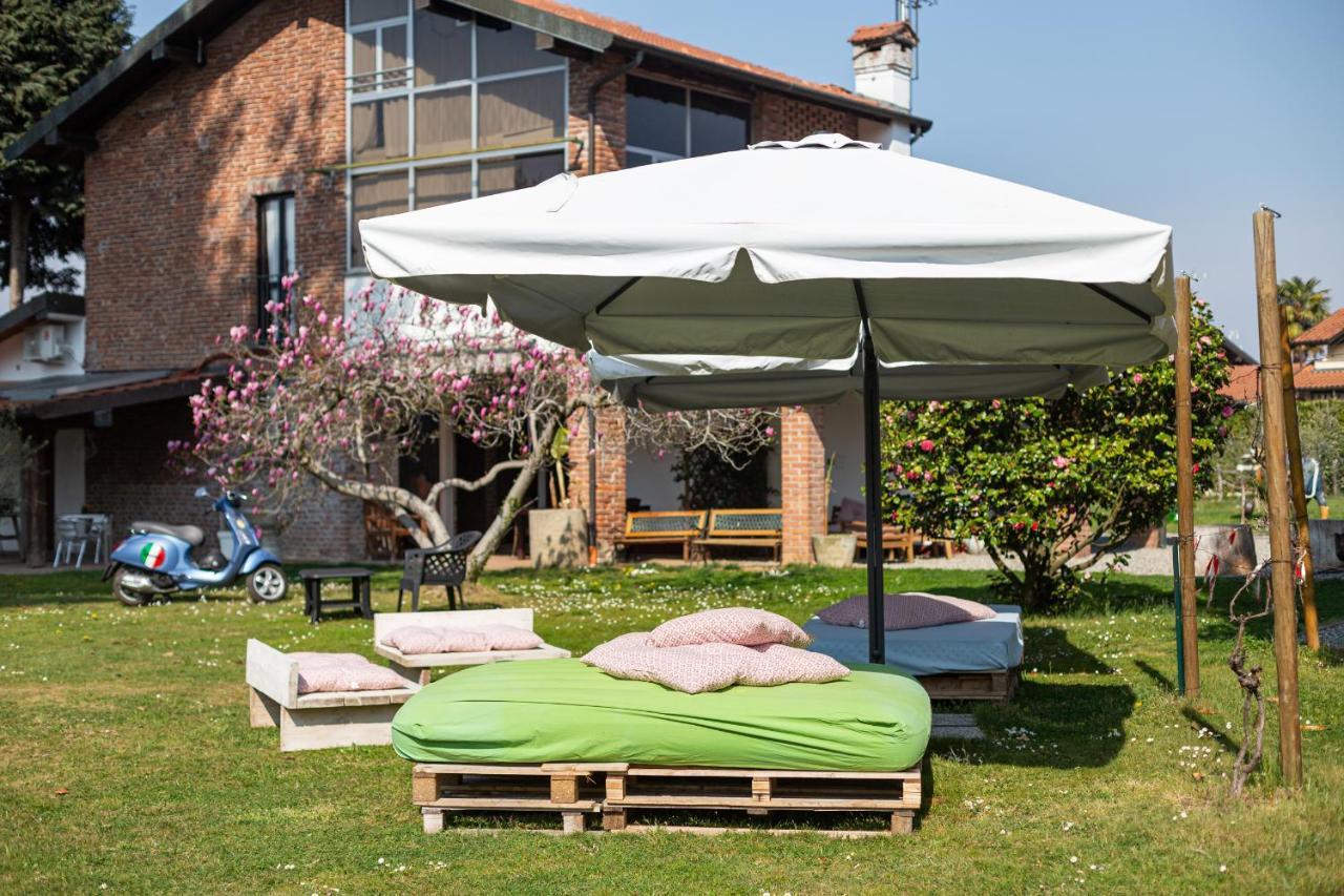 مبيت وإفطار Pombia Cascina Cattabreghetta المظهر الخارجي الصورة