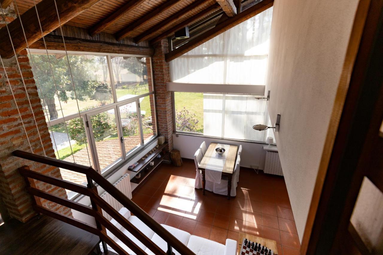 مبيت وإفطار Pombia Cascina Cattabreghetta المظهر الخارجي الصورة